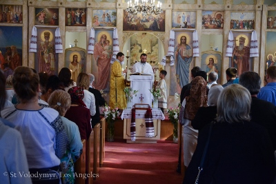 Утреня Пасхи і освячення великодних кошиків. Парафіяльний святковий сніданок