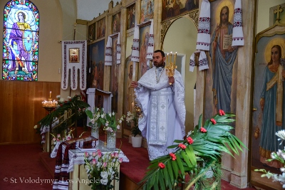 Утреня Пасхи і освячення великодних кошиків. Парафіяльний святковий сніданок