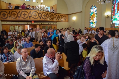 Утреня Пасхи і освячення великодних кошиків. Парафіяльний святковий сніданок