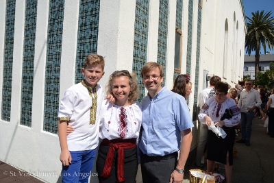 Утреня Пасхи і освячення великодних кошиків. Парафіяльний святковий сніданок