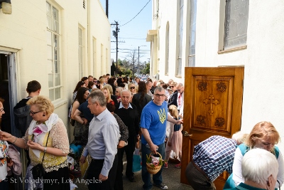 Утреня Пасхи і освячення великодних кошиків. Парафіяльний святковий сніданок