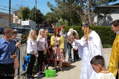 Утреня Пасхи і освячення великодних кошиків. Парафіяльний святковий сніданок