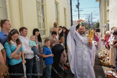 Утреня Пасхи і освячення великодних кошиків. Парафіяльний святковий сніданок