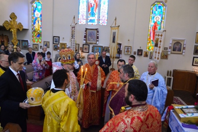 Greeting his Eminence Archbishop Daniel in St. Andrews church LA