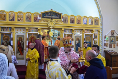 Greeting his Eminence Archbishop Daniel in St. Andrews church LA