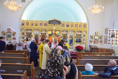 Greeting his Eminence Archbishop Daniel in St. Andrews church LA