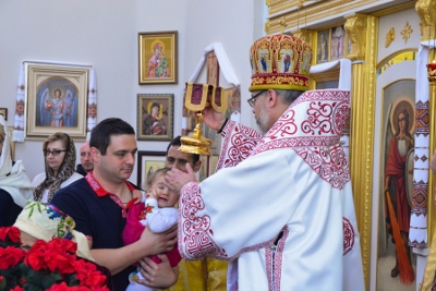 Greeting his Eminence Archbishop Daniel in St. Andrews church LA