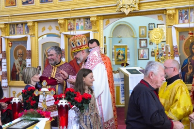 Greeting his Eminence Archbishop Daniel in St. Andrews church LA