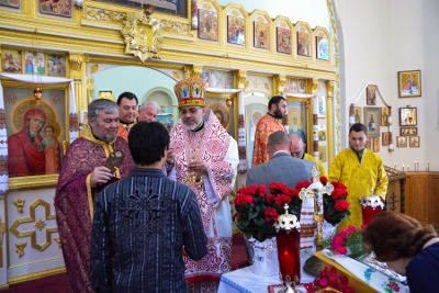 Greeting his Eminence Archbishop Daniel in St. Andrews church LA