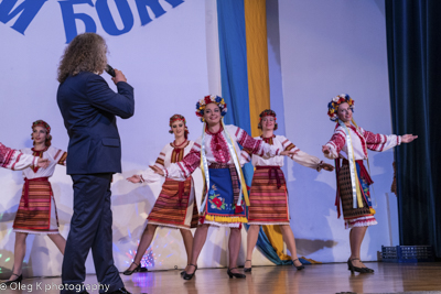 Celebrating the 27th anniversary of Ukrainian Independence.  Festive concert and dinner in Ukrainian Cultural Center.