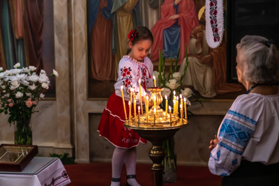 Утреня Пасхи і освячення великодних кошиків.