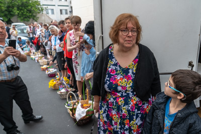 Утреня Пасхи і освячення великодних кошиків.