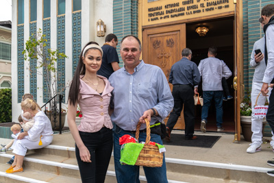 Утреня Пасхи і освячення великодних кошиків.