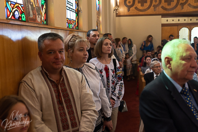 Утреня Пасхи і освячення великодних кошиків.