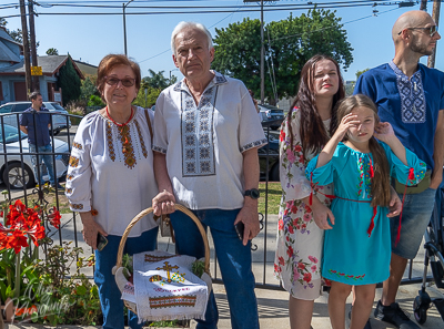 Утреня Пасхи і освячення великодних кошиків.