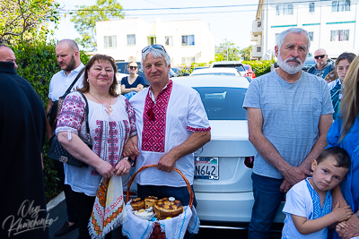 Утреня Пасхи і освячення великодних кошиків.