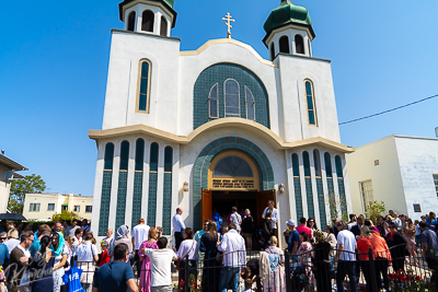 Утреня Пасхи і освячення великодних кошиків.