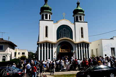 Утреня Пасхи і освячення великодних кошиків.