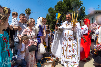 Утреня Пасхи і освячення великодних кошиків.