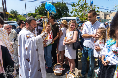 Утреня Пасхи і освячення великодних кошиків.