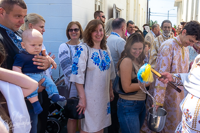 Утреня Пасхи і освячення великодних кошиків.