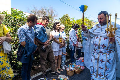 Утреня Пасхи і освячення великодних кошиків.