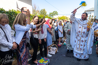 Утреня Пасхи і освячення великодних кошиків.