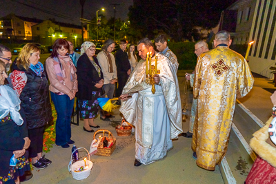 Хресний хід, Літургія і освячення великодних кошиків