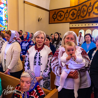 Утреня Пасхи і освячення великодних кошиків.