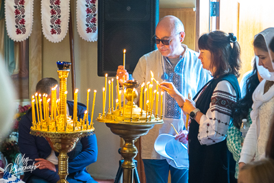 Утреня Пасхи і освячення великодних кошиків.