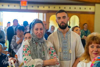 Утреня Пасхи і освячення великодних кошиків.