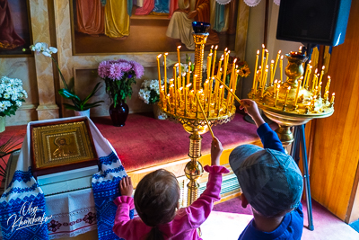 Утреня Пасхи і освячення великодних кошиків.