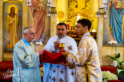 Утреня Пасхи і освячення великодних кошиків.