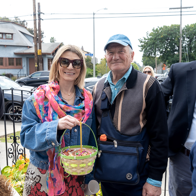 Утреня Пасхи і освячення великодних кошиків.