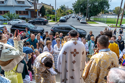 Утреня Пасхи і освячення великодних кошиків.