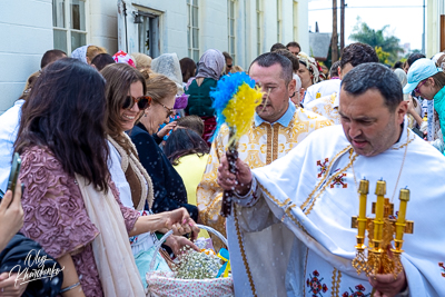 Утреня Пасхи і освячення великодних кошиків.