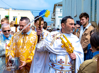 Утреня Пасхи і освячення великодних кошиків.