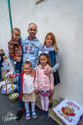 Утреня Пасхи і освячення великодних кошиків.