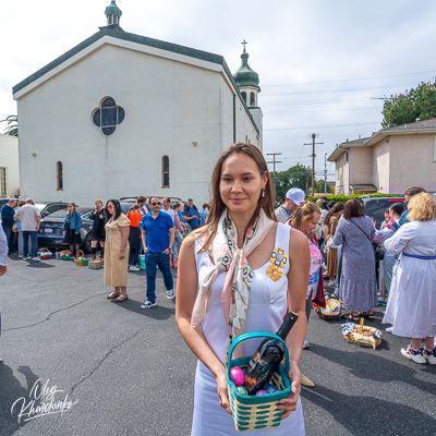 Утреня Пасхи і освячення великодних кошиків.