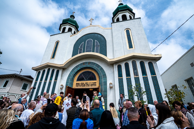 Утреня Пасхи і освячення великодних кошиків.