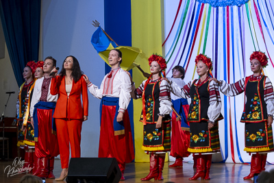 Celebrating the 32th anniversary of Ukrainian Independence.  Festive concert in Ukrainian Cultural Center.