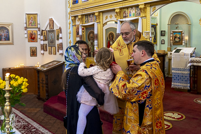 Greeting His Eminence Archbishop Daniel in St. Andrews church LA