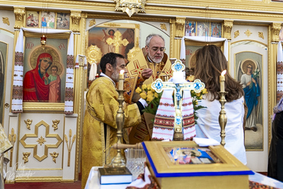 Greeting His Eminence Archbishop Daniel in St. Andrews church LA