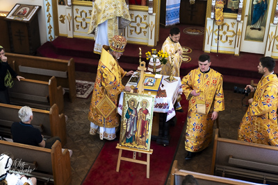 Greeting His Eminence Archbishop Daniel in St. Andrews church LA