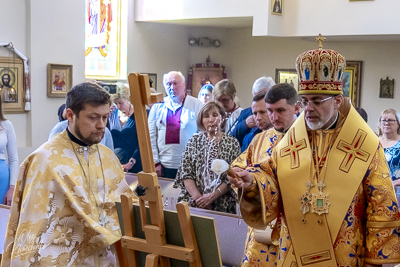 Greeting His Eminence Archbishop Daniel in St. Andrews church LA