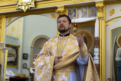 Greeting His Eminence Archbishop Daniel in St. Andrews church LA