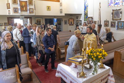 Greeting His Eminence Archbishop Daniel in St. Andrews church LA